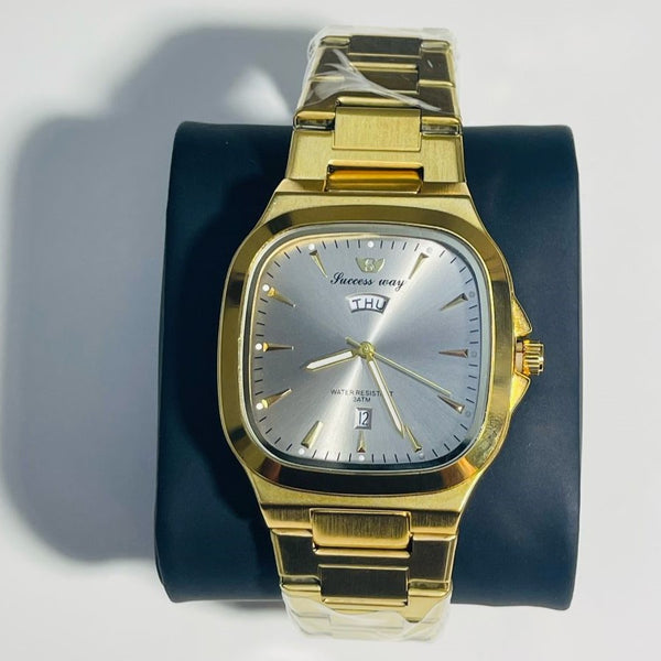 SUCCESS WAY Golden Stylish Men's Wristwatch